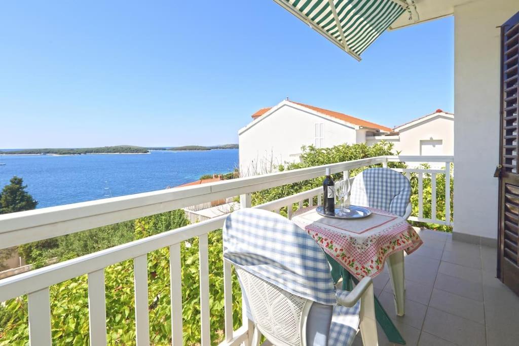 Apartment Stefani Χβαρ Εξωτερικό φωτογραφία